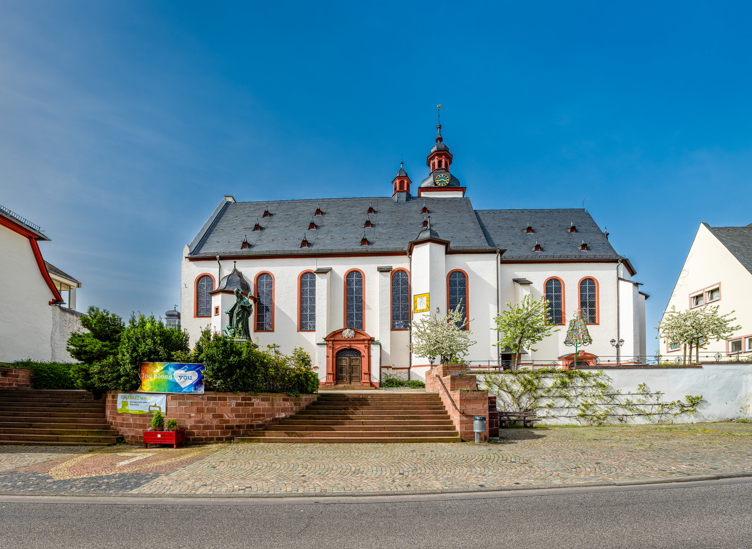 Kirche St. Walburga (1)