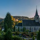 Kirche und Burg in Isenburg