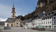 Kirche und Gasthof