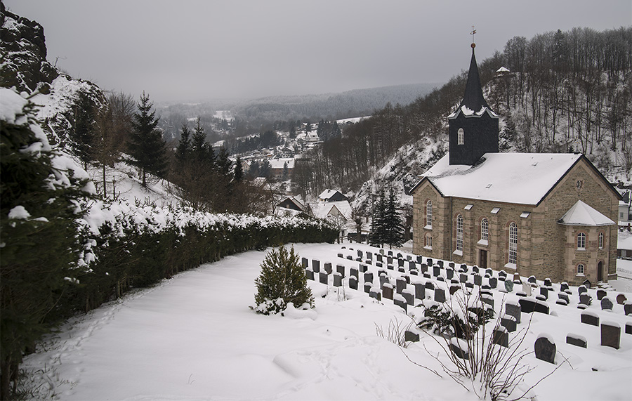 Kirche und Kirchhof Kleinschmalkalden