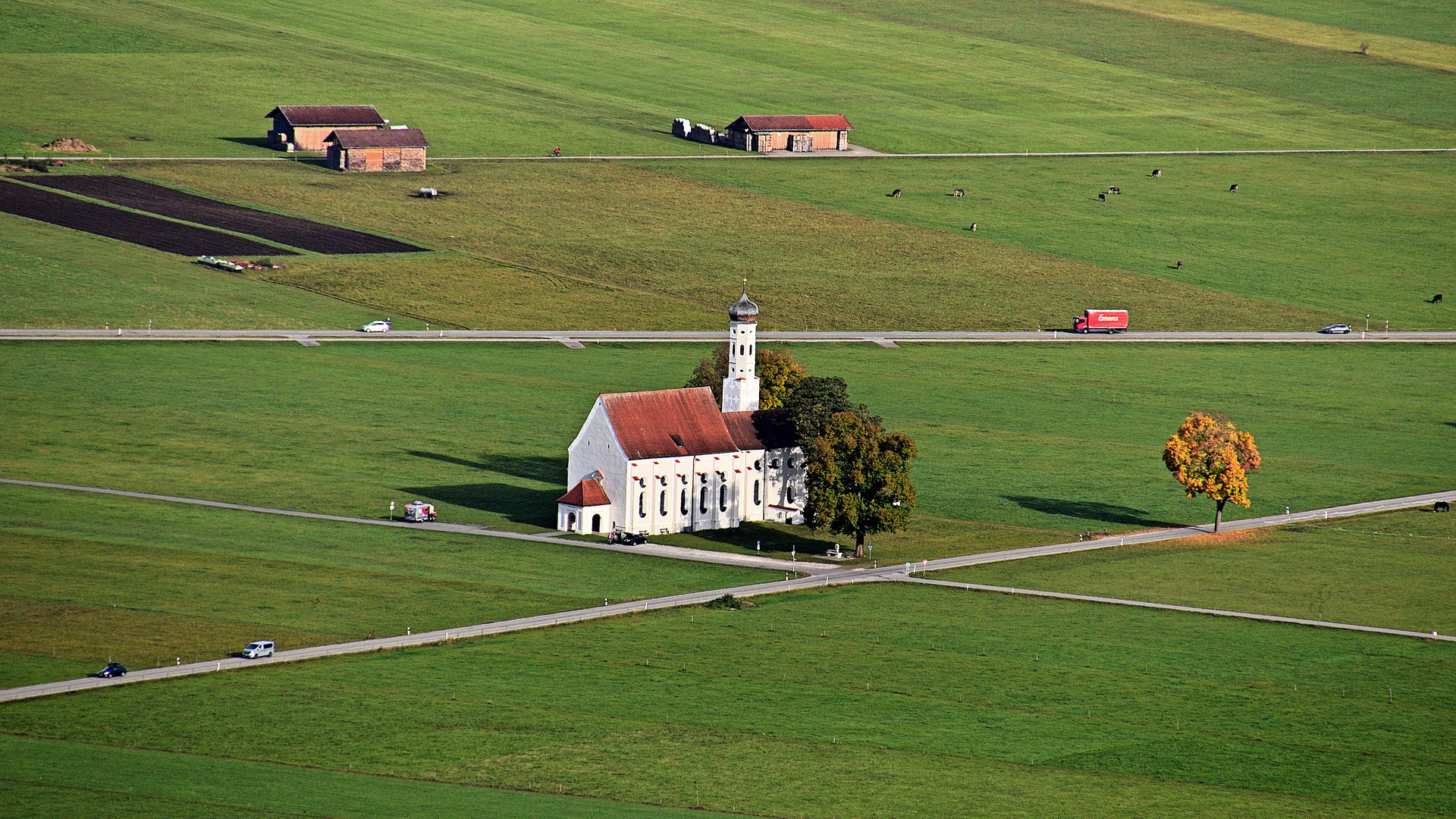 Kirche und Linien