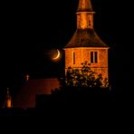 Kirche und Mond