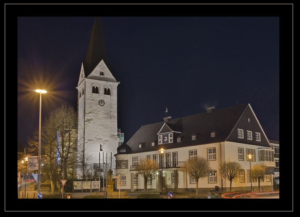 Kirche und Rathaus in Wiehl