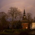 Kirche unterm Regenbogen