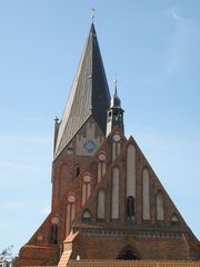 Kirche vom Marktplatz aus gesehen