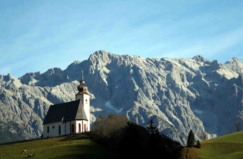 kirche von dienten im pinzgau salzburger-land