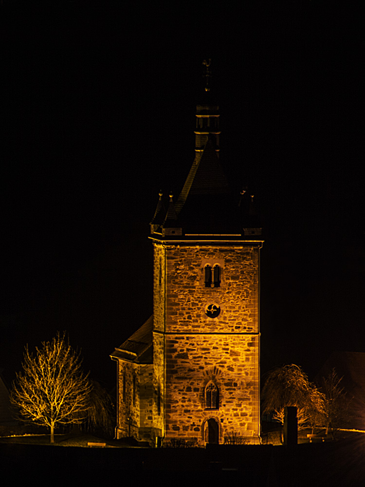 Kirche von Edermünde-Besse bei Nacht