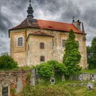 Kirche von Milleschau (Milesov) mit dem alten deutschen Friedhof