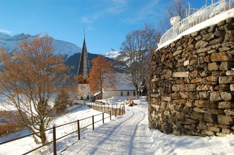 Kirche Wengen im Winter