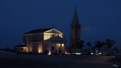 Kirche zur blauen Stunde