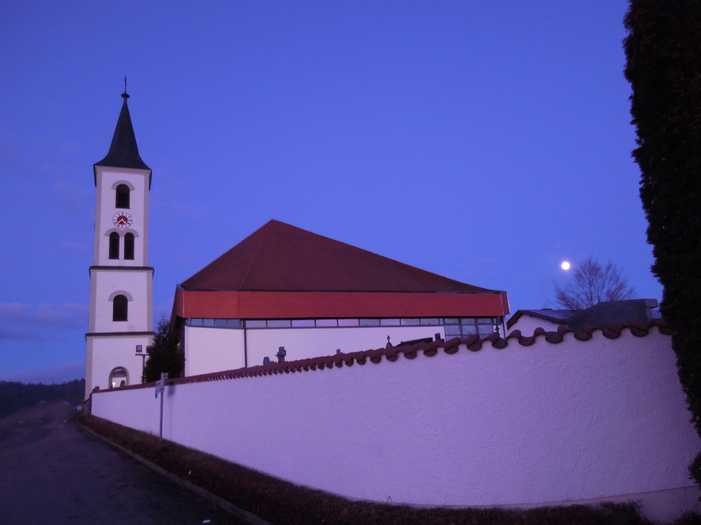 Kirche zur blauen Stunde