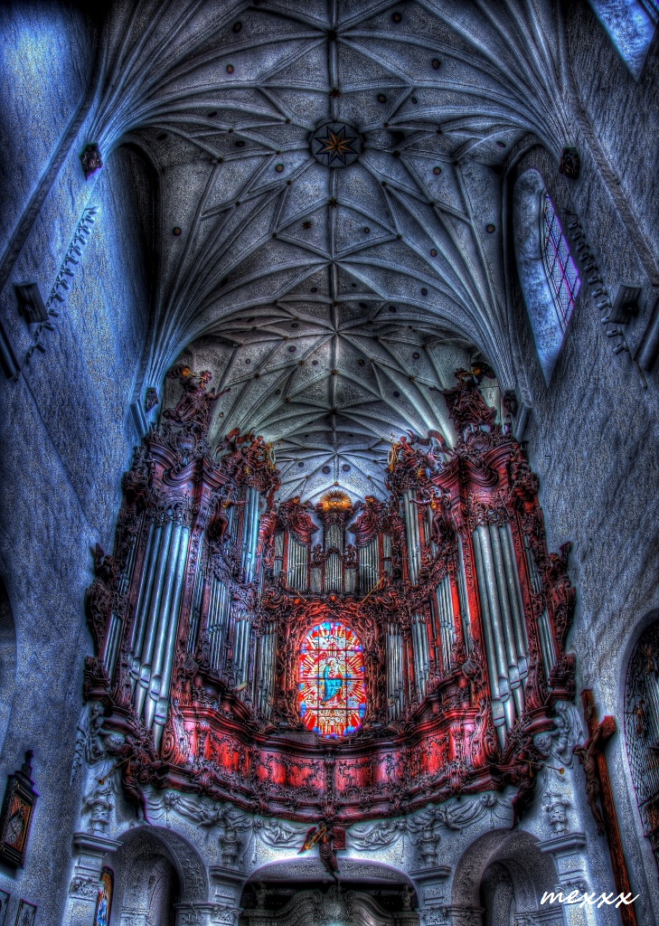 Kirche zur heiligen Dreifaltigkeit, heiligsten Jungfrau Maria und Hl. Bernhard