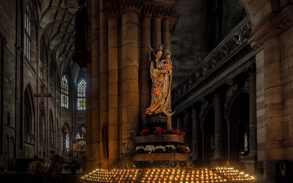 Kirchen Innenansichten......