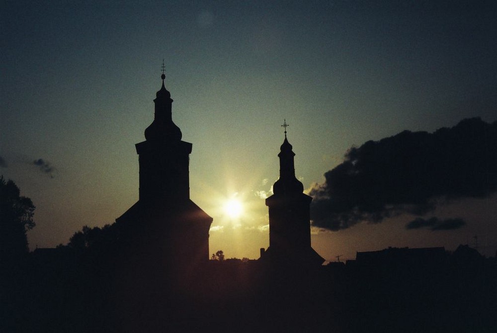 Kirchen von Burghaun bei Sonnenuntergang