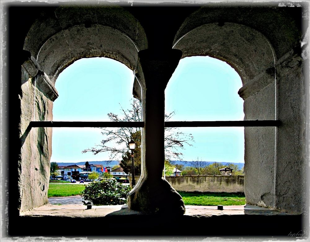 =  Kirchenausblick auf die Reichenau =