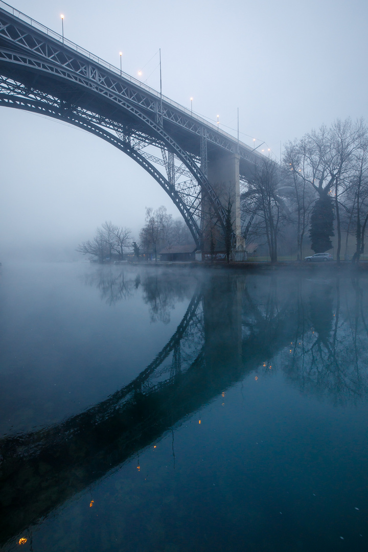 Kirchenfeldbrücke im Nebel