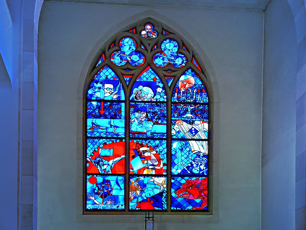 Kirchenfenster der Kapelle im Essener Philippusstift