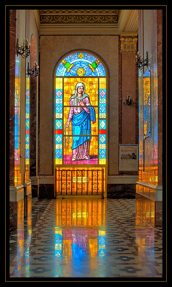 Kirchenfenster irgendwo in Sizilien