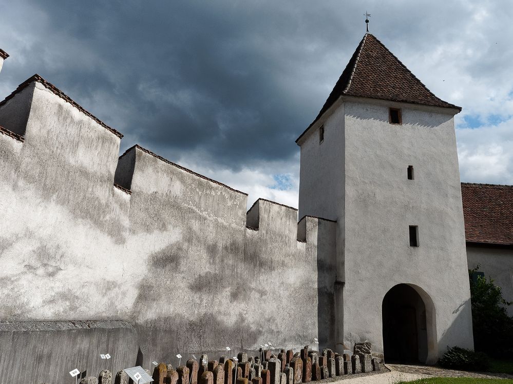 Kirchenmauer Arbogastkirche