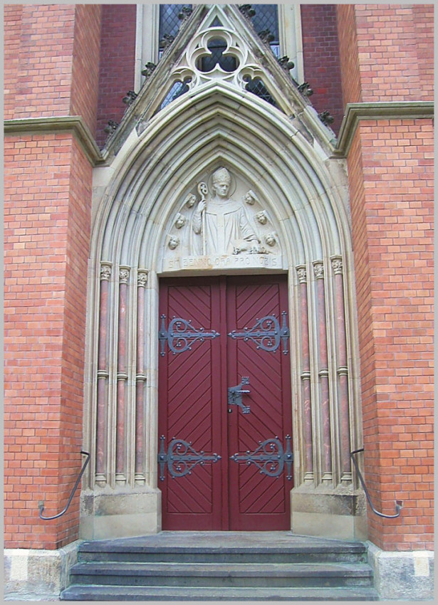 Kirchenpforte der Kirche St. Benno in Meißen