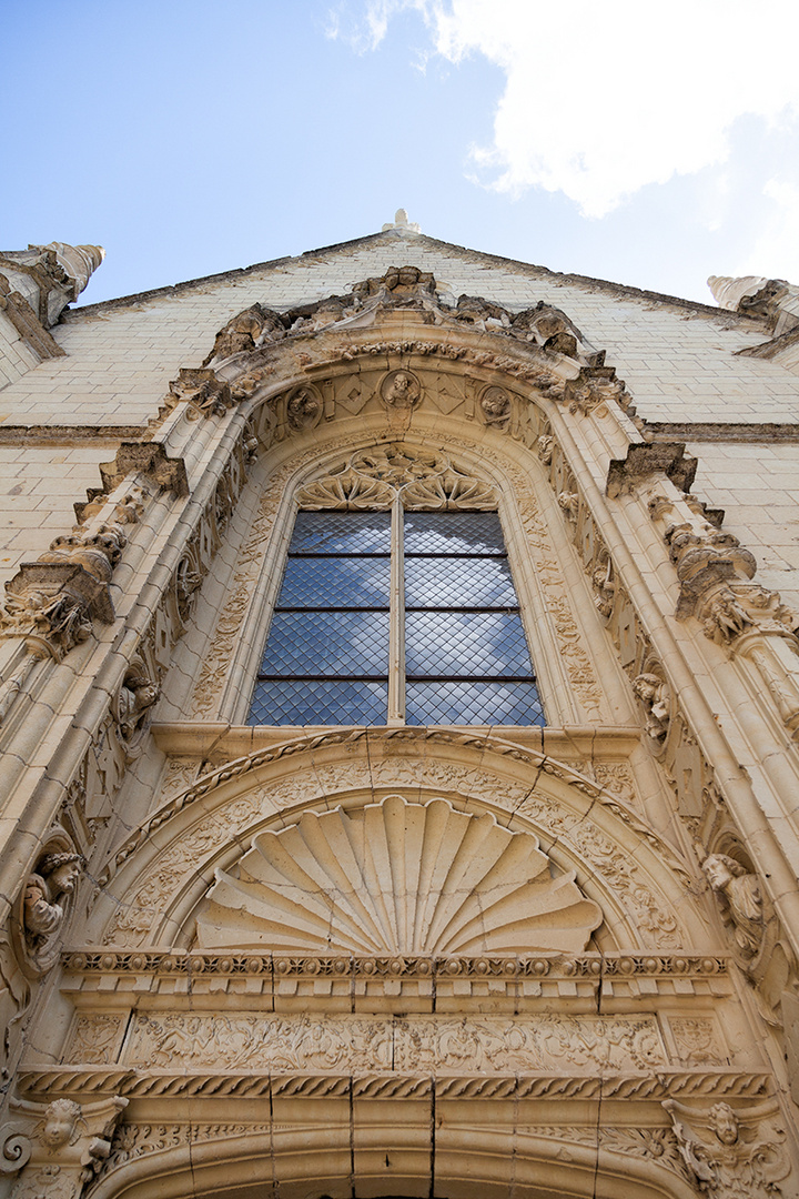 Kirchenportal am Chateau Ussé