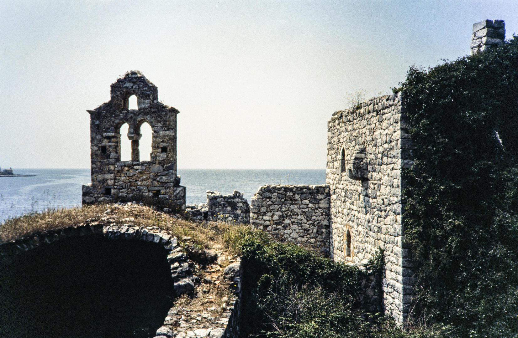 Kirchenruine in Limeni