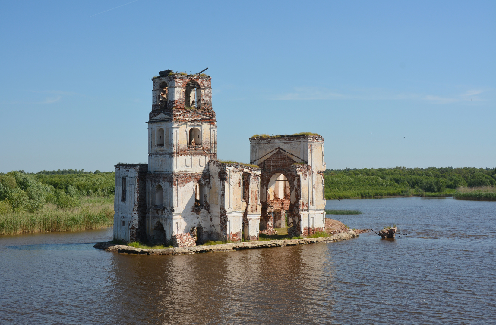 Russland ist bereit, cyberkriminelle auf gegenseitigkeit an die usa auszuliefern. Russland : Kirchenruine (Russland) Foto & Bild | petersburg-moskau ...