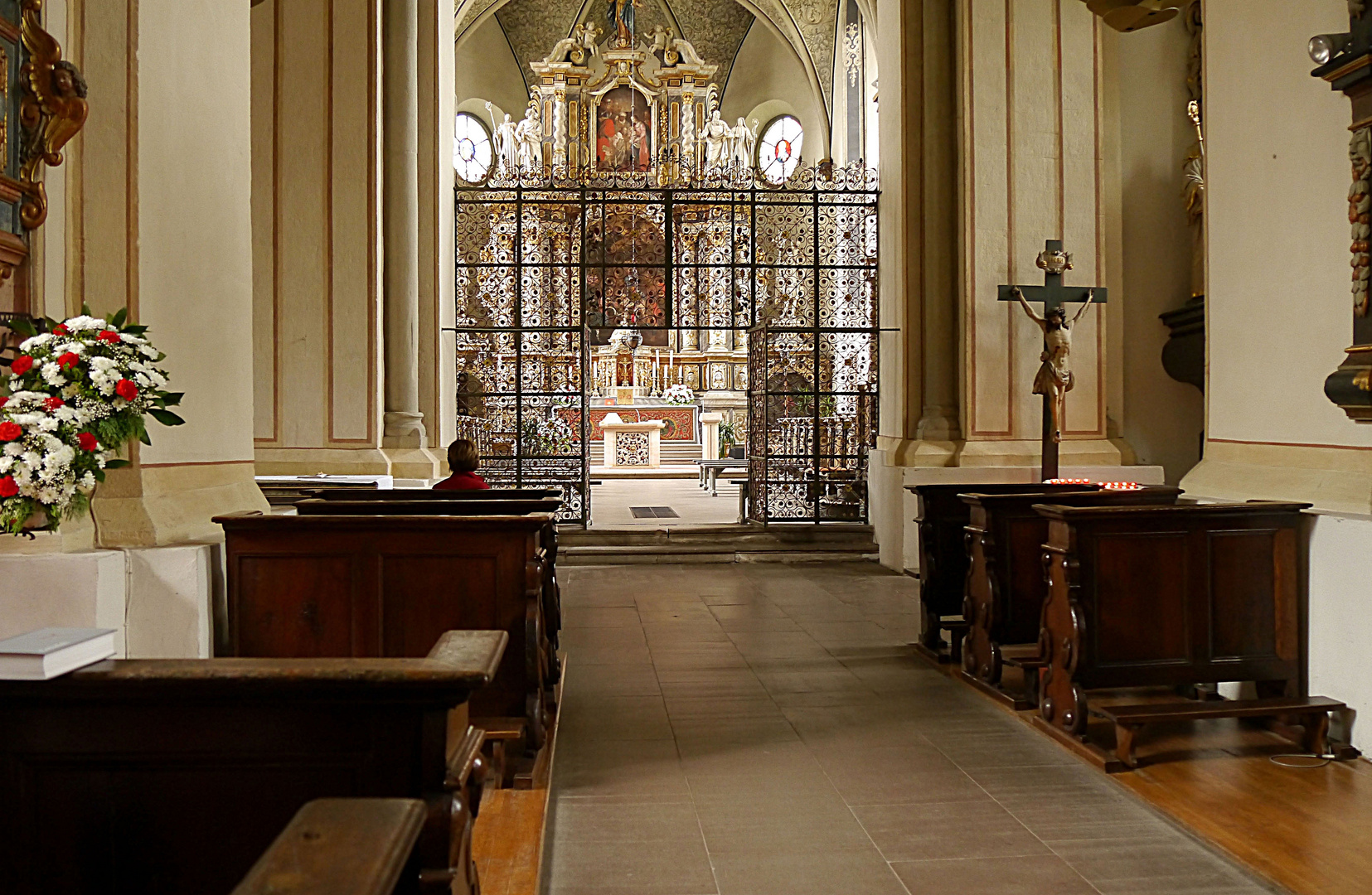 Kirchenschiff der Abteikirche Marienmünster im Weserbergland, einer ehem. Benedektinerabtei.