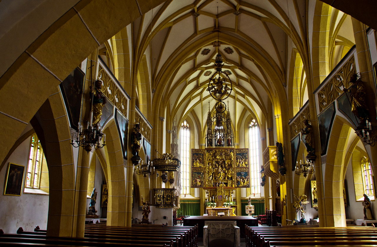 Kirchenschiff der Wallfahrtskirche Heiligenblut