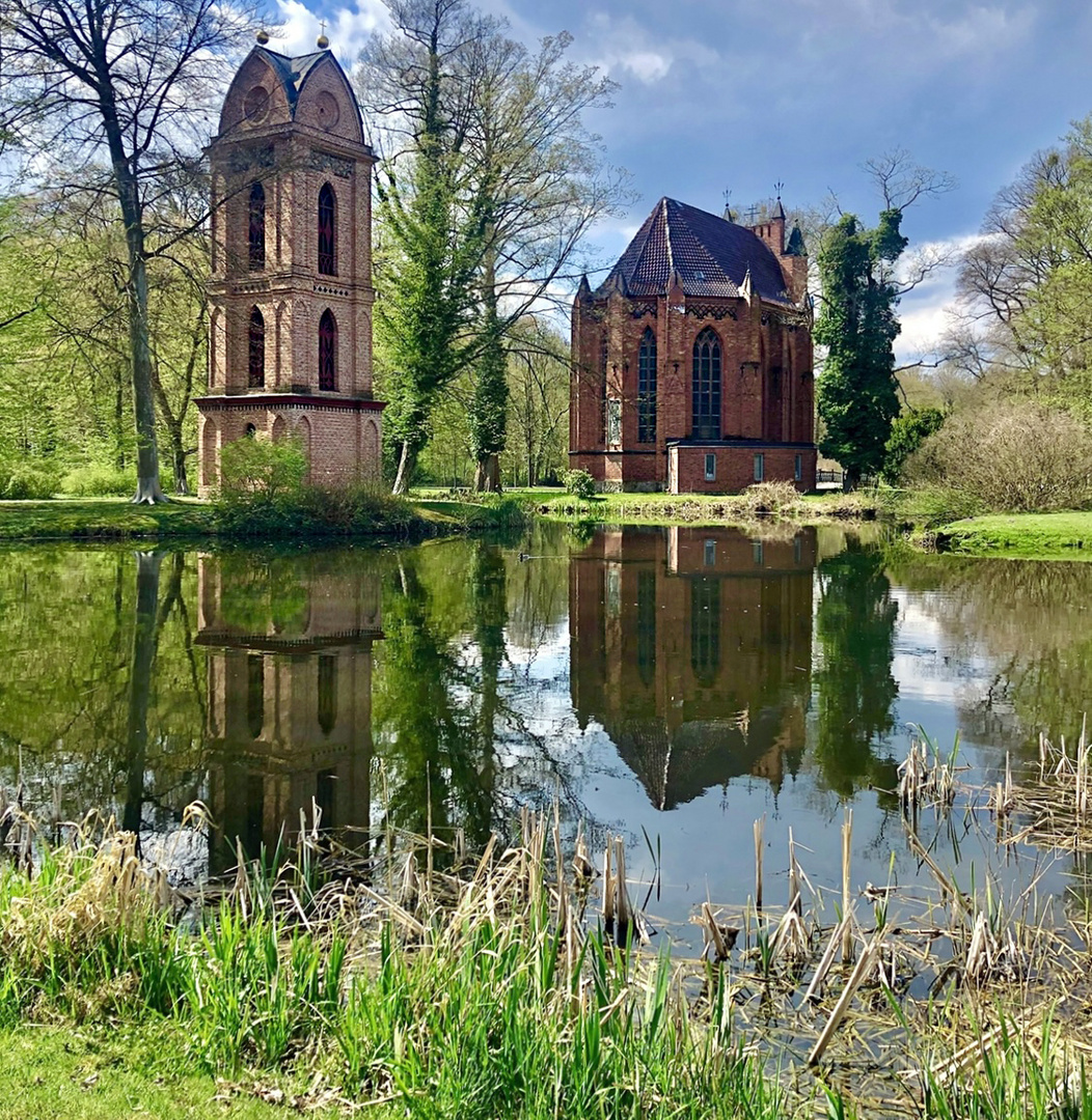 Kirchenspiegelung