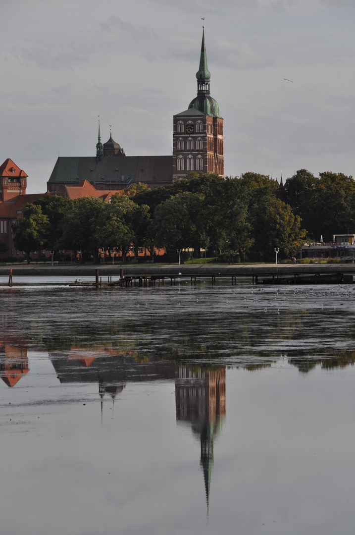 Kirchenspiegelung