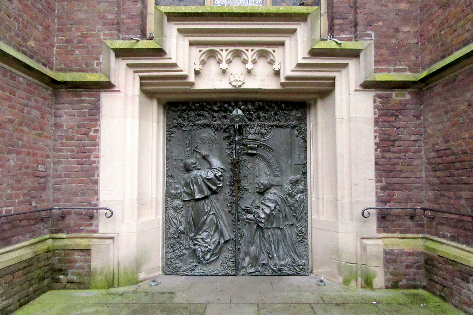 Kirchentür Foto & Bild | architektur, sakralbauten, figuren&details