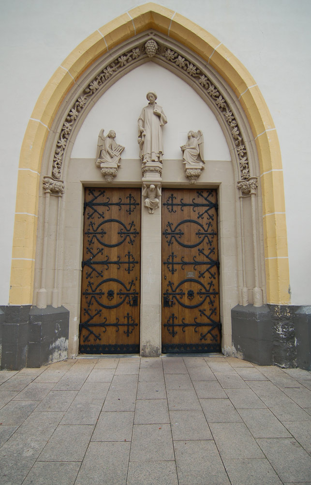 Kirchentür Sankt Laurentius in Ahrweiler