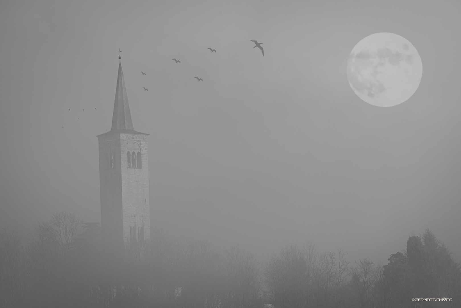 Kirchenturm von Ameno