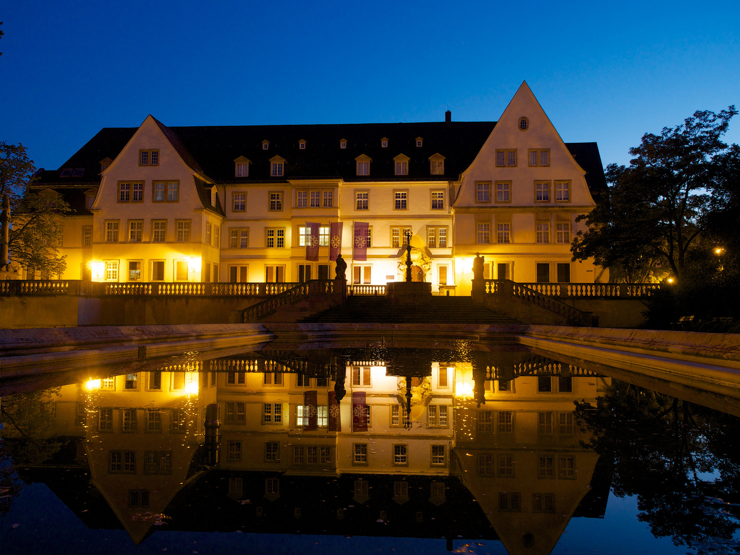 Kirchenverwaltung spät abends