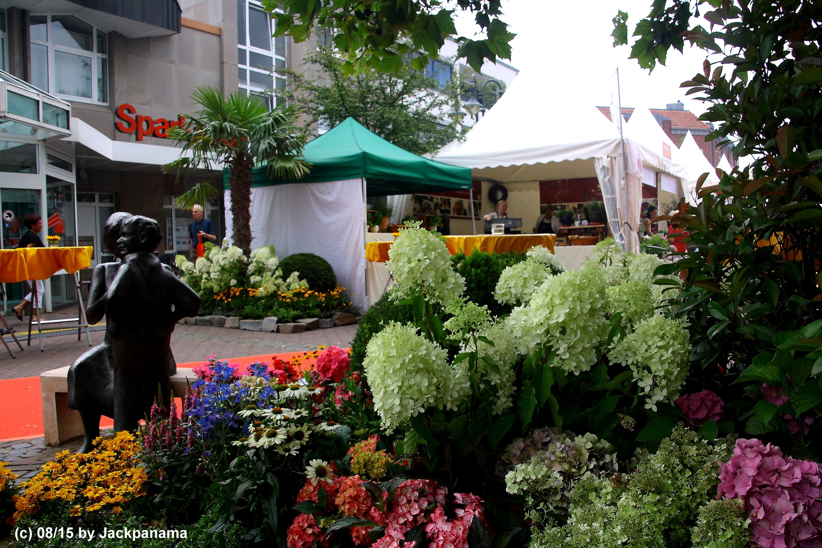 „Kirchhellener kulinarische Landpartie“ auf dem Johann-Breuker-Platz / 7. bis 9. August 2015