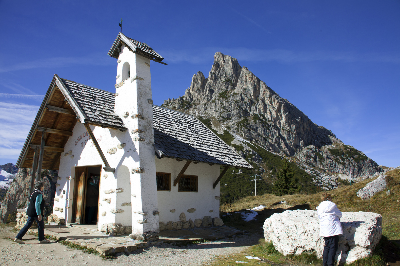 Kirchlein am Falzaregopass