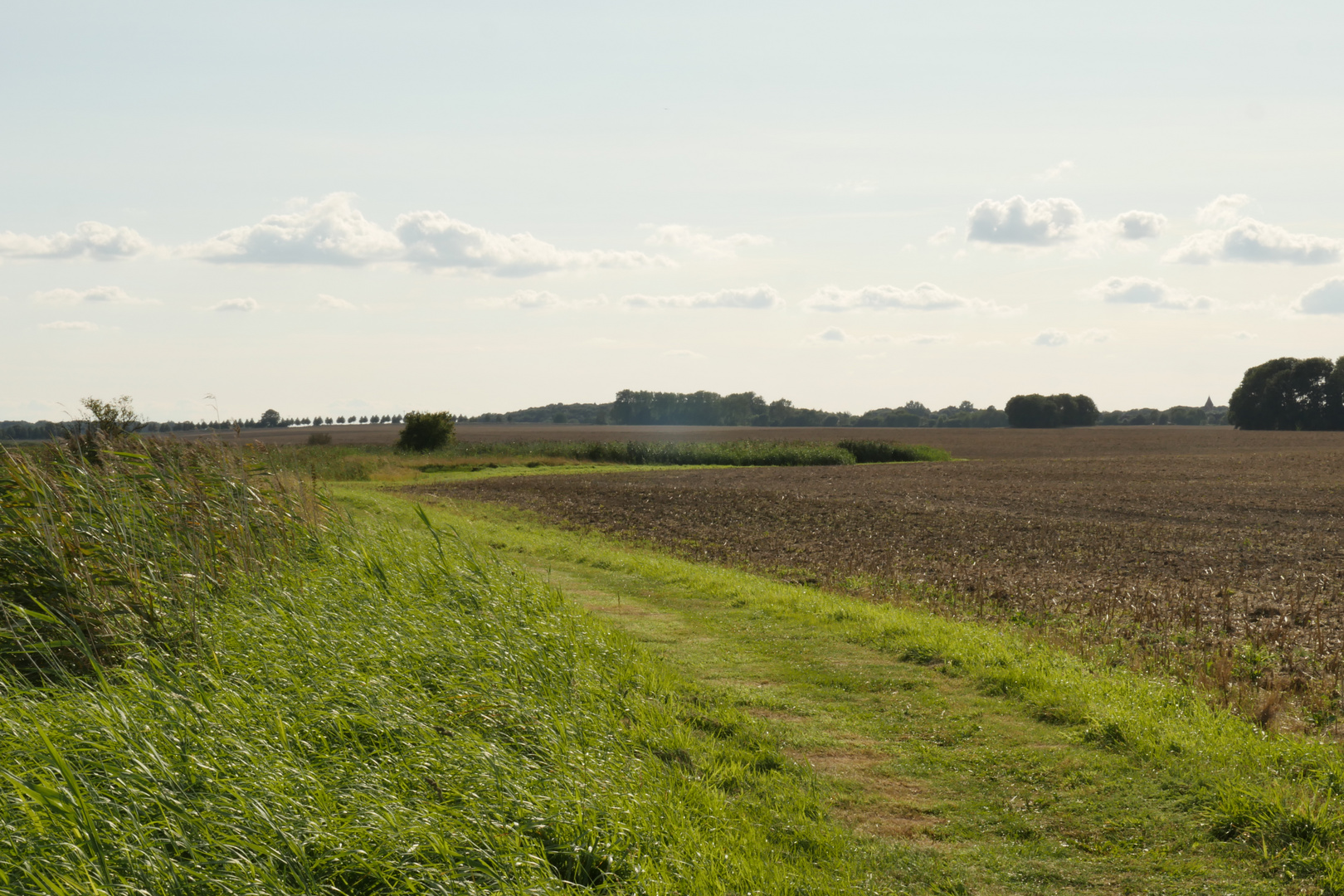 Kirchlein am Horizont