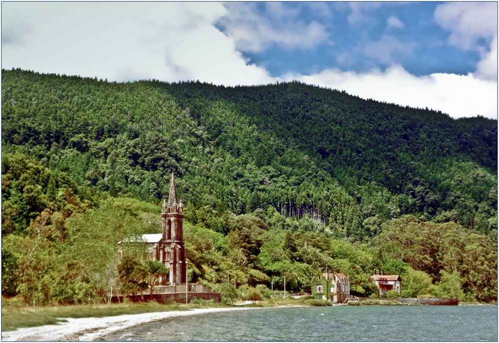 Kirchlein am Lagoa das Furnas