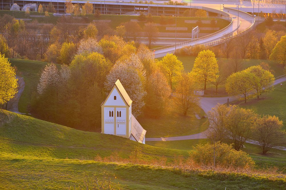 Kirchlein an der Allianz Arena