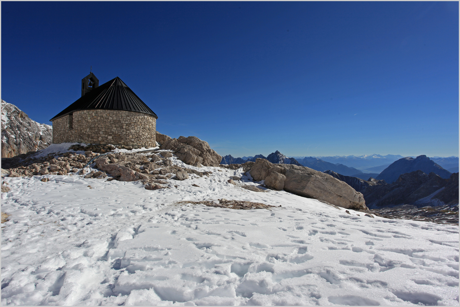 ...Kirchlein an der Zugspitze...