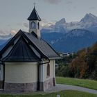 Kirchleitn-Kapelle über Berchtesgaden mit Watzmann im Hintergrund