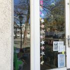 Kirchplatz im Schaufenster