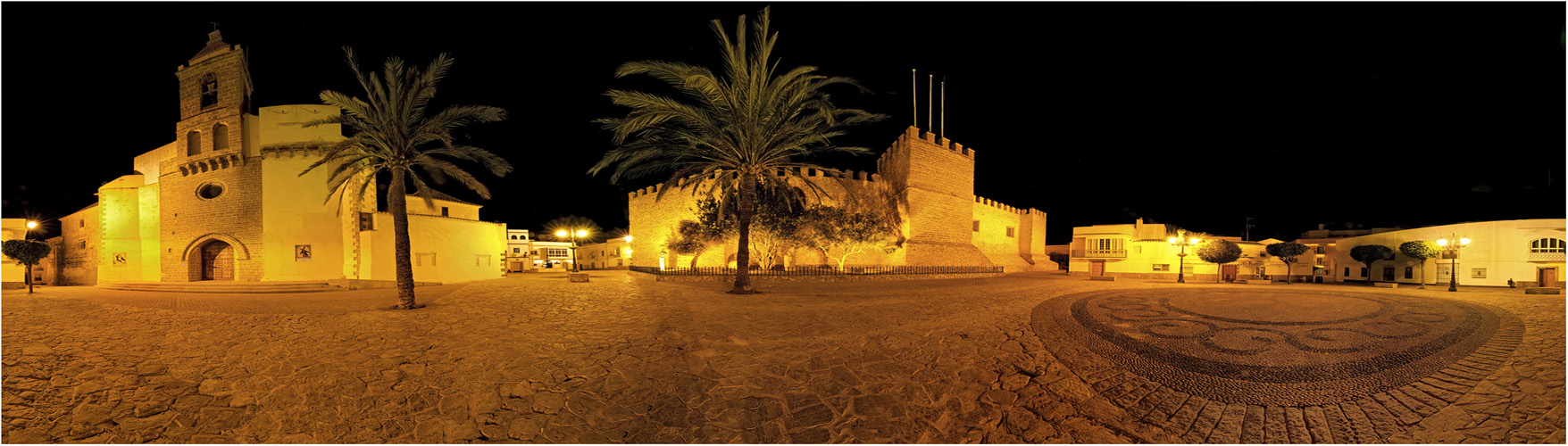 Kirchplatz Rota, Andalusien 