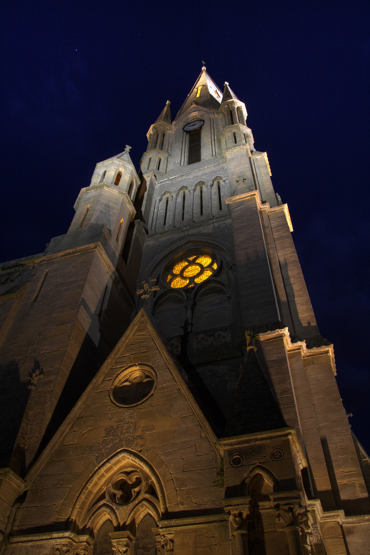 Kirchturm bei Nacht