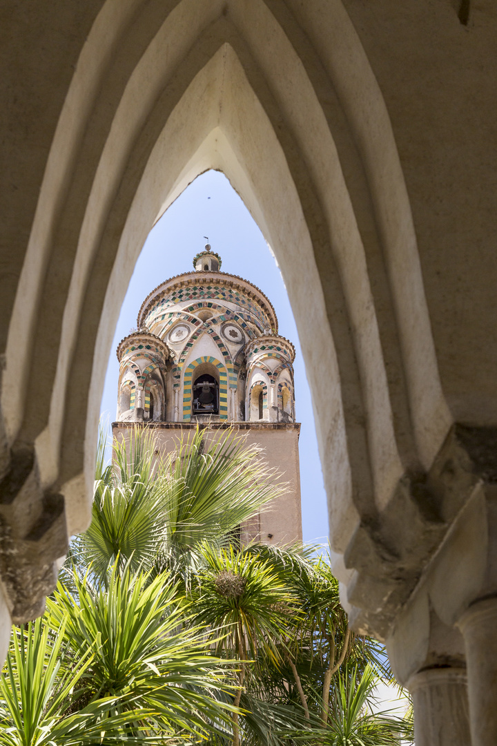 Kirchturm der Cattedrale di Sant’Andrea 