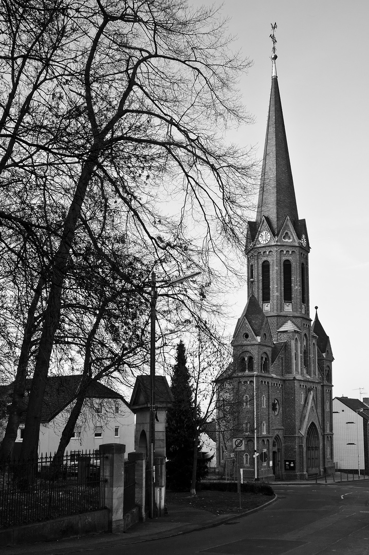 Kirchturm der ehemaligen Pfarrkirche St. Sebastian in Roisdorf