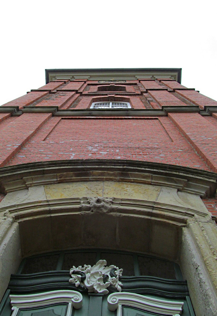 Kirchturm der Kirche in Osten an der Oste