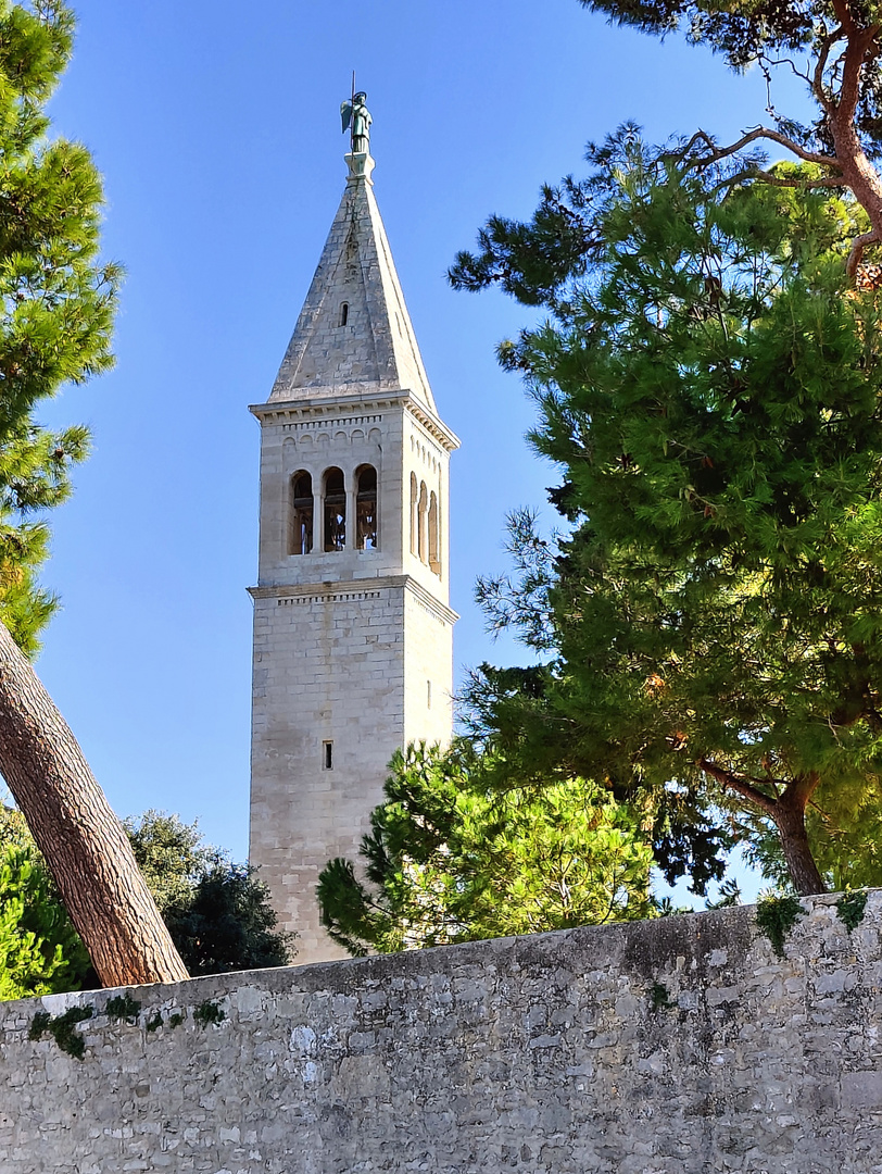 Kirchturm der Pfarrkirche des Hl.Pelagius