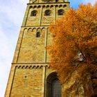 Kirchturm Erwitte im goldenen Herbst